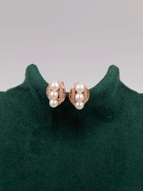 Classic 3 Pearl Earrings